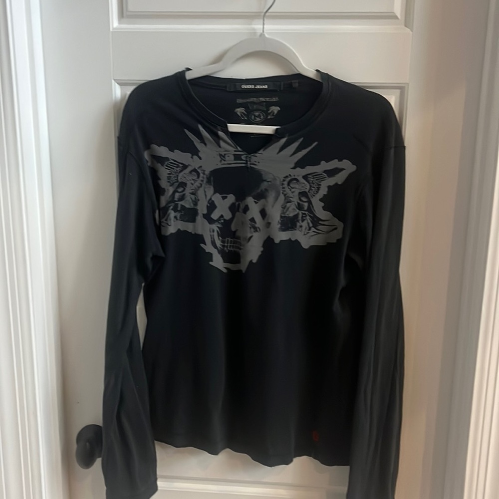 Mens - guess jeans - long sleeve t shirt - black- medium -skulls